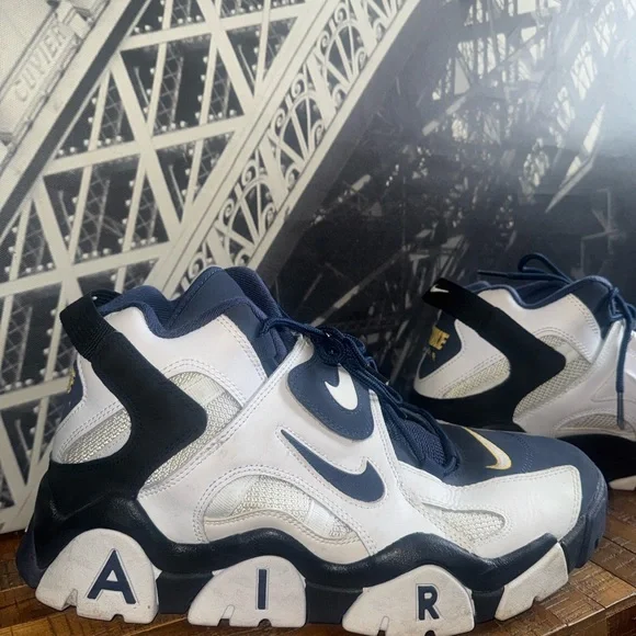 Nike Navy and White Athletic Shoes - Picture 2 of 2